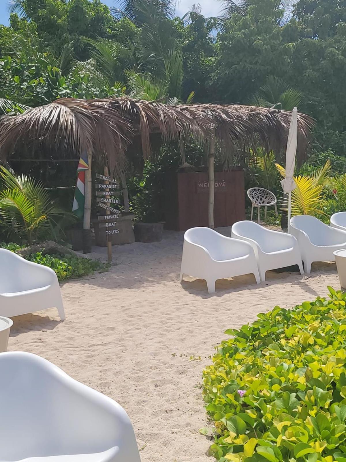 Sunset View Self Catering Apartamento Anse Boileau Exterior foto