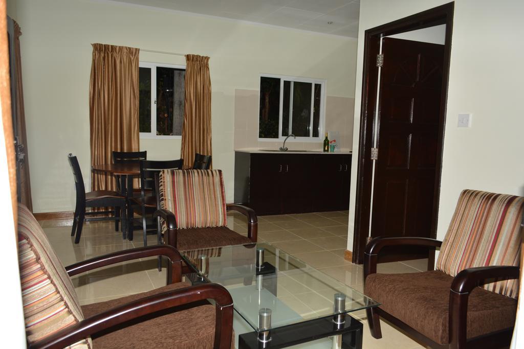 Sunset View Self Catering Apartamento Anse Boileau Quarto foto